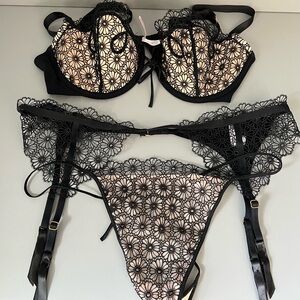 NWOT Three Piece Victoria’s Secret Set
